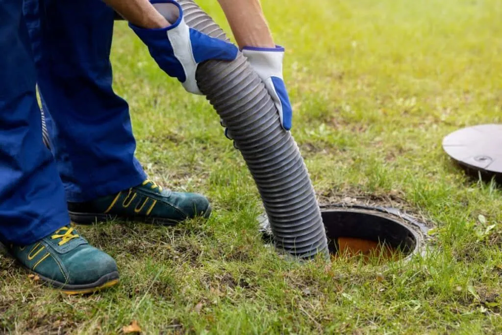 Waarom regelmatig onderhoud van je septic tank zo belangrijk is